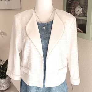 NWT Maya Brooke White Textured Jacket